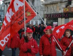 Yunanistan’a Dönmek İstemeyen Belçikalılar Sokağa İndi
