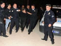 Milyon Lirayı Gasp Eden Zanlı Teslim Oldu