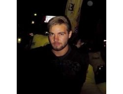 Otomobille Evin Duvarına Çarpan 18 Yaşındaki Sürücü, Hayatını Kaybetti