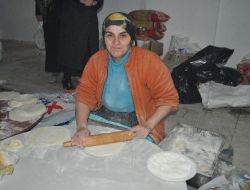 Öğrenci Ve Depremzedeler Yararına Kermes