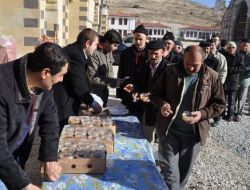 Külliyede Bin 500 Kişiye Aşure Dağıtıldı