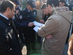 Polis Bu Kez Gözaltına Almadı Para Cezası Kesti