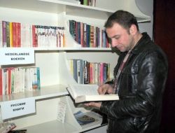 Side'de Bir Otel, Turistlerin Kitap Bağışı İle Kütüphane Kurdu