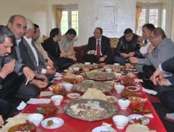 Şanlıurfa Emniyet Müdürü Likoğlu, Suruç'ta Köy Sofrasına Konuk Oldu