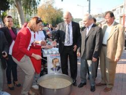 Ak Partili Kadınlar 2 Bin Kase Aşure Dağıttı