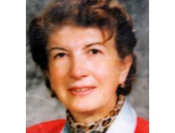 Karşıya Geçmek İsterken Otomobilin Çarpması Sonucu Öldü