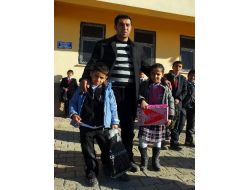 Başkale’de Depremzede Öğrenciler Ders Başı Yaptı