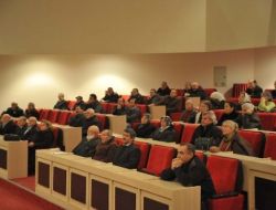 Vatandaşlar, Gecekondu Bölgesine Toplu Konut Yapılması İçin Belediyeye Başvurdu