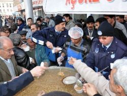 Belediyeden 5 Bin Kişiye Aşure