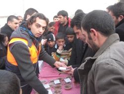 Azmeder, 3 Bin Kişiye Aşure Dağıttı