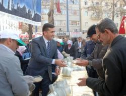 Meram’da 25 Bin Kişiye Aşure İkramı