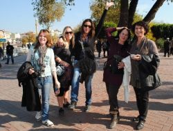 Fransız Tiyatrocular, Golf Sonrası Antalya'nın Tarihi Ören Yerlerini Geziyor