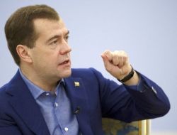 Medvedev: Daha Canlı Parlamentomuz Olacak