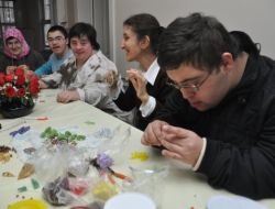 Eyüp'te Engellilerin Yaptığı Takılar Sergilenecek