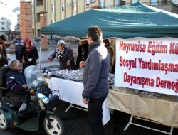 Hayrunnisalı Bayanlar Ardeşen'de Aşure Dağıttı