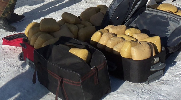 Emekli polis 68 kilo esrarla yakalandı