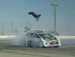 Ünlü Yarışçı Ken Block’tan Nefes Kesen Gösteri