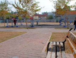 Seyhan'da Çocuk Parkı Ve Açık Hava Spor Aletleri Tahrip Edildi