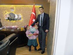 Siyam İkizleri Öğretmen Olmak İstiyor