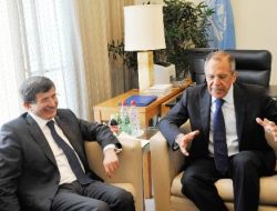 Lavrov Davutoğlu İle Suriye’yi Görüştü