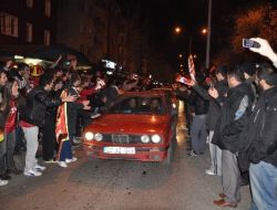Galatasaray’ın Galibiyeti Taraftarı Sokağa Düştü