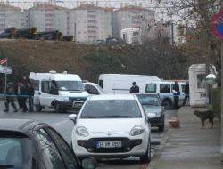 Siteye Bırakılan Koli Polisi Alarma Geçirdi