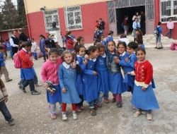 'Sizin İçin Varız' Dediler 850 Kız Öğrenciyi Okula Kazandırdılar