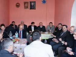 Kırkağaç'taki Din Görevlileri Aşure Dağıttı