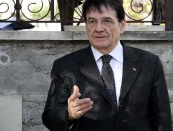 Balkan Türkleri'nin Mehmetçik Radyosunu Genelkurmay Kapatmış