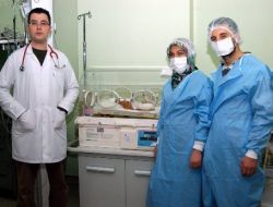 Arife Nazlı Bebek Hayata Tutundu