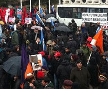 Gösterilerden tutuklu 22 sanığa tahliye