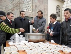 Çat Müftülüğü Bin Kişiye Aşure Dağıttı