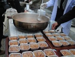 Hakkari Emniyet Müdürlüğü Bin 500 Kişiye Aşure Dağıttı