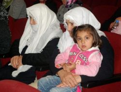 Vanlı Depremzedelere Geçici Konutlarının Anahtarları Verildi