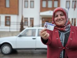 Önce İlkokul Diploması, Sonra Ehliyet Aldı