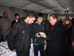 Elmadağ’da 7 Bin Kişiye Dualar Eşliğinde Aşure Dağıtıldı