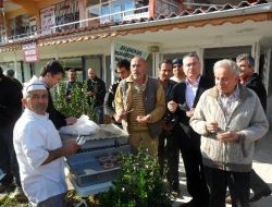 Cami Cemaatinden, Depremzedelere Aşure İkramı