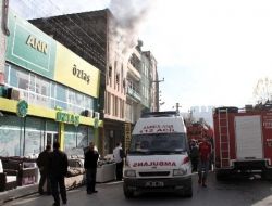 Koltuk İmalathanesinde Çıkan Yangında İki Kişi Yaralandı