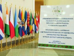 Türkmenistan Tarafsızlığının 16.Yılını Kutluyor