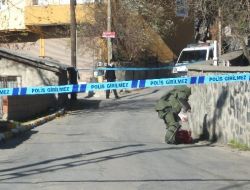 Mezarlık Duvarına Bırakılan Valiz Patlatıldı