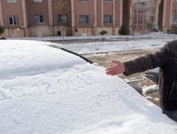 Midyat’a Üç Yıl Sonra Kar Yağdı