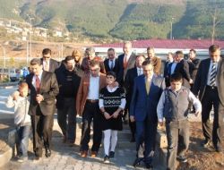 Vali Lekesiz Kimsesiz Çocuklarla Aşure Yedi