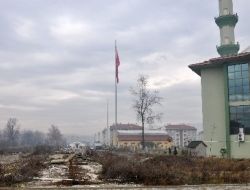 Metek Toki İçinden Geçen Karaca Deresi Çöplüğe Döndü.