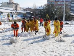 Malatya Belediyesi Kar Temizliği Yapıyor