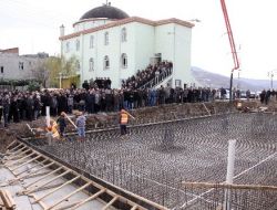 Hayırseverlerin Katkılarıyla 5 Katlı Kur’an Kursunun Temeli Atıldı