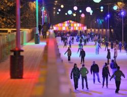 Avrupa’nın En Büyük Buz Pisti Açıldı