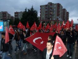 Ülkücü Gençlerden Tepki Yürüyüşü