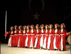 Hakkari Eğitimciler Derneği, 75 Genç Kızı Eğitime Kazandırdı