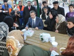 Şahinbey Belediyesi 78 Bin Kişiye Aşure Dağıttı