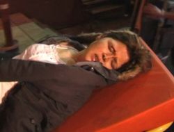 Eve Giren Kadını Arkasından Gelip Bıçakladılar